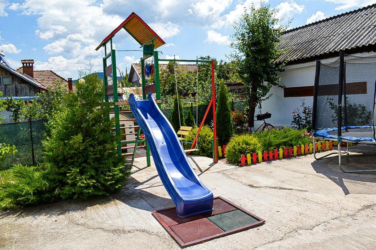 Pensiunea Casa Rica Călimăneşti Exterior foto