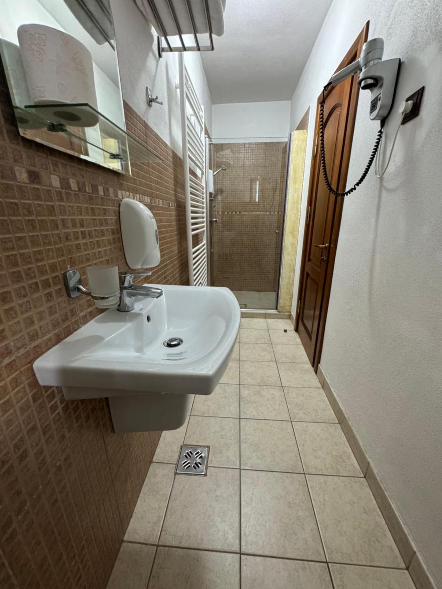 Pensiunea Casa Rica Călimăneşti Exterior foto