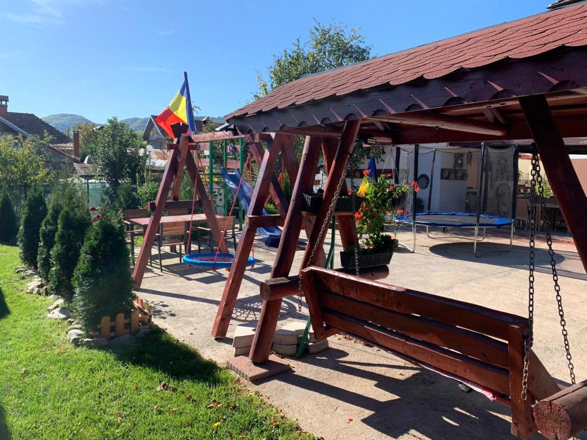 Pensiunea Casa Rica Călimăneşti Exterior foto